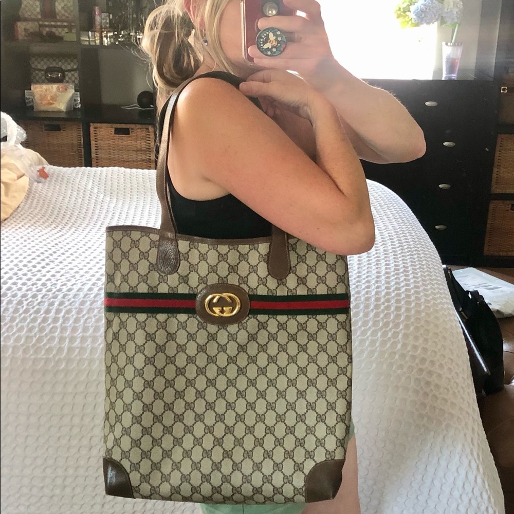 ‼️SOLD‼️🍒 Authentic Gucci Shopper Tote 🍒 - Picture 14 of 16